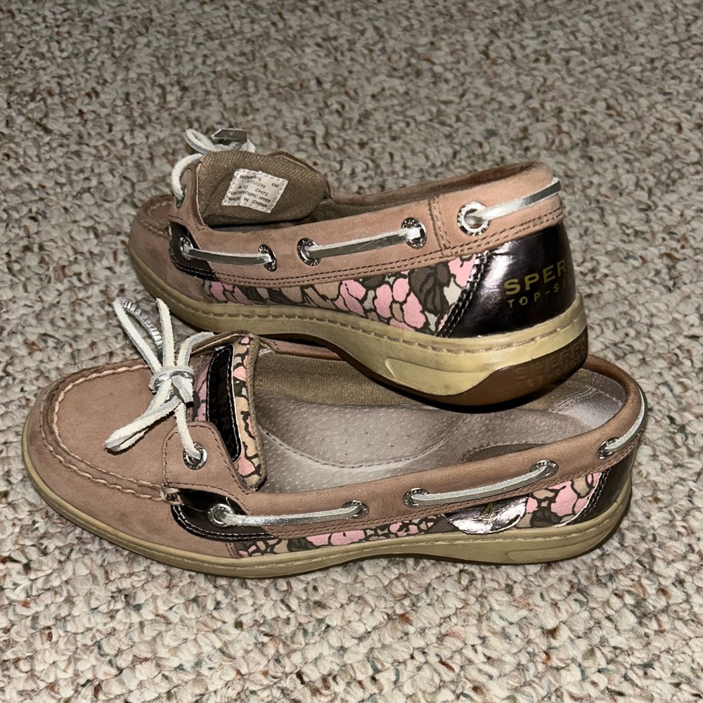 Sperry Top Sider Boat Shoes. Size 6. Pink floral.